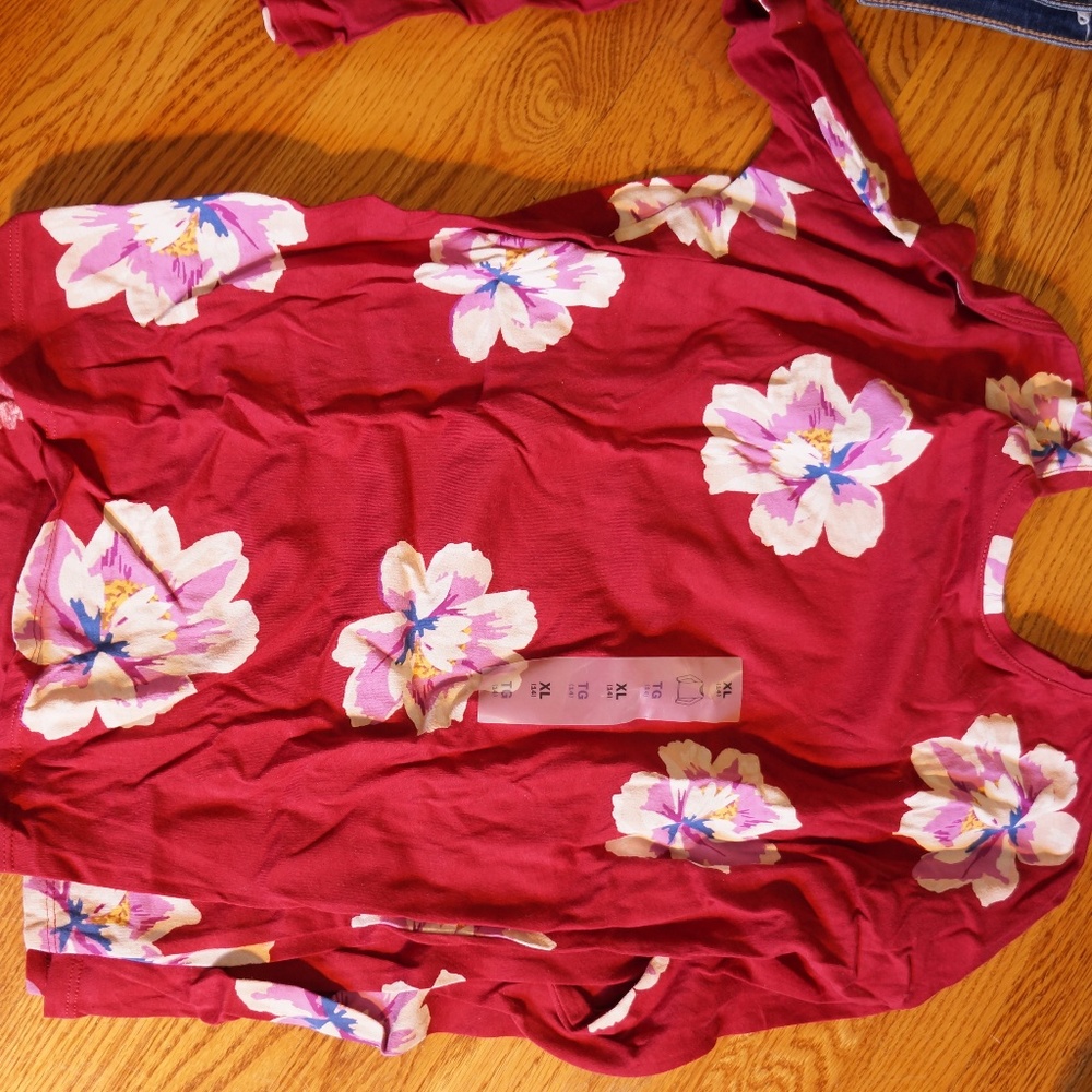 long sleeved floral shirt (NWT)